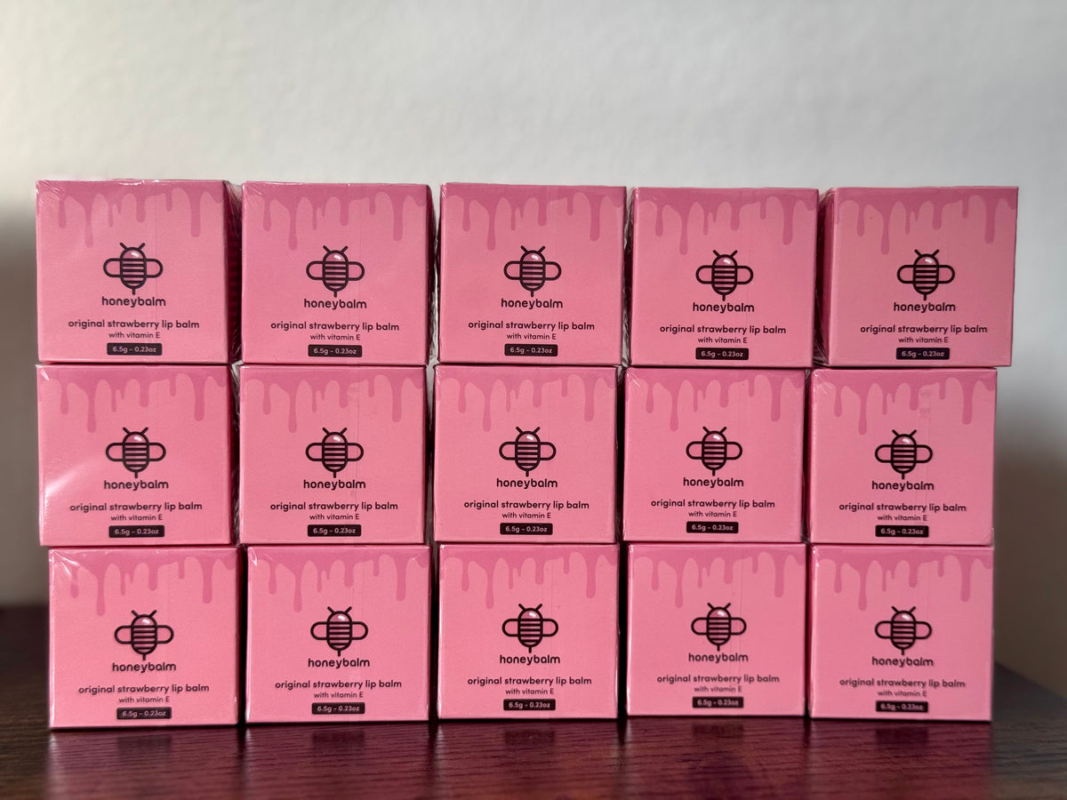 Honeybalm lūpų balzamas su braškių aromatu