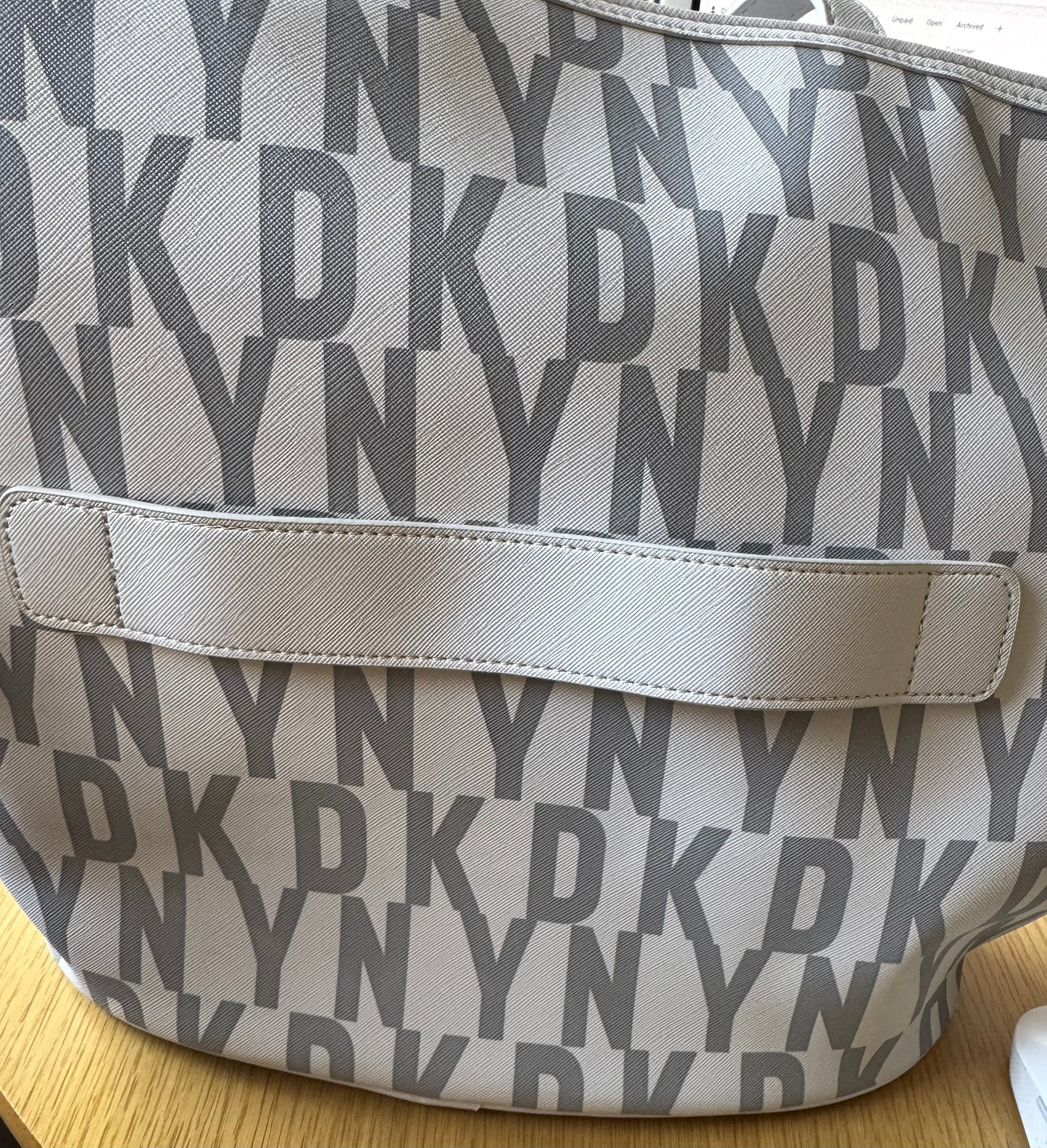 Dkny rankinė