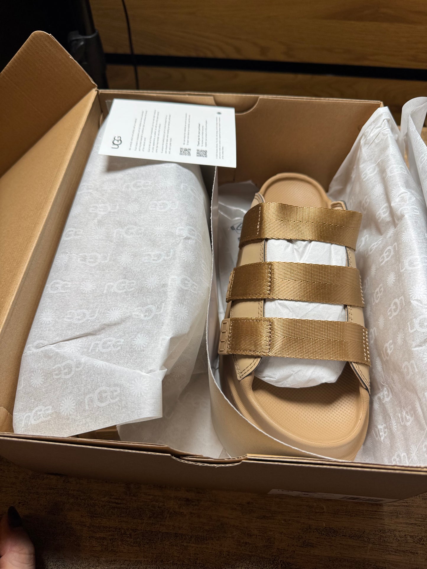 Ugg sandalai rudi
