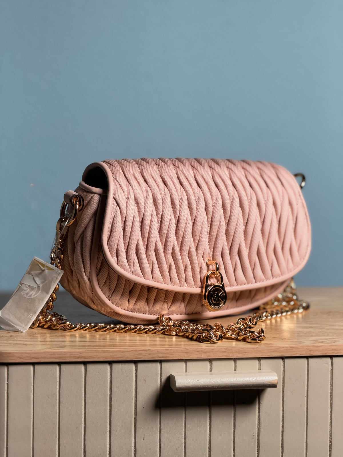 Šviesiai rožinė „Michael Kors“ rankinė su grandinėle