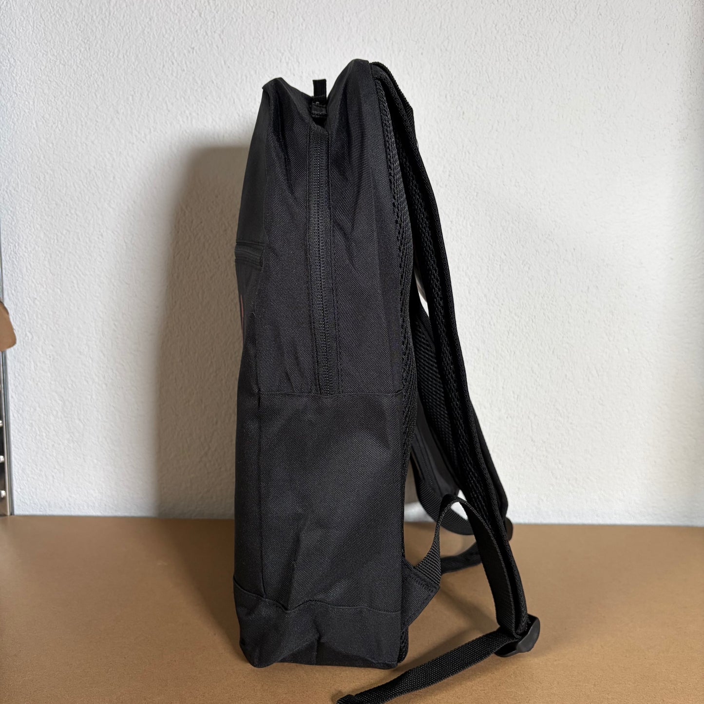 Juoda Jordan kuprinė su penalu