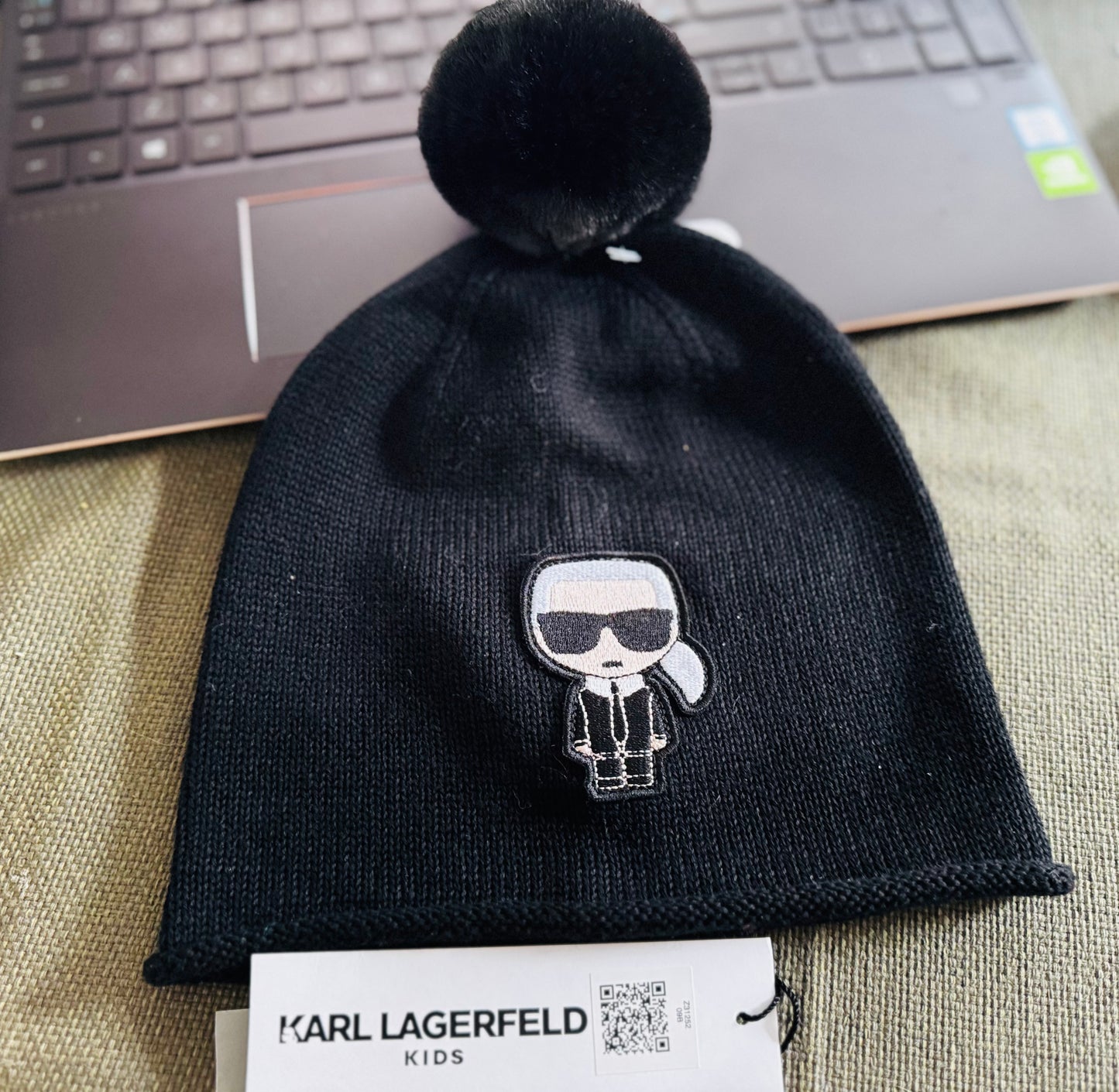 Karl Lagerfeld vaikiškos kepurės