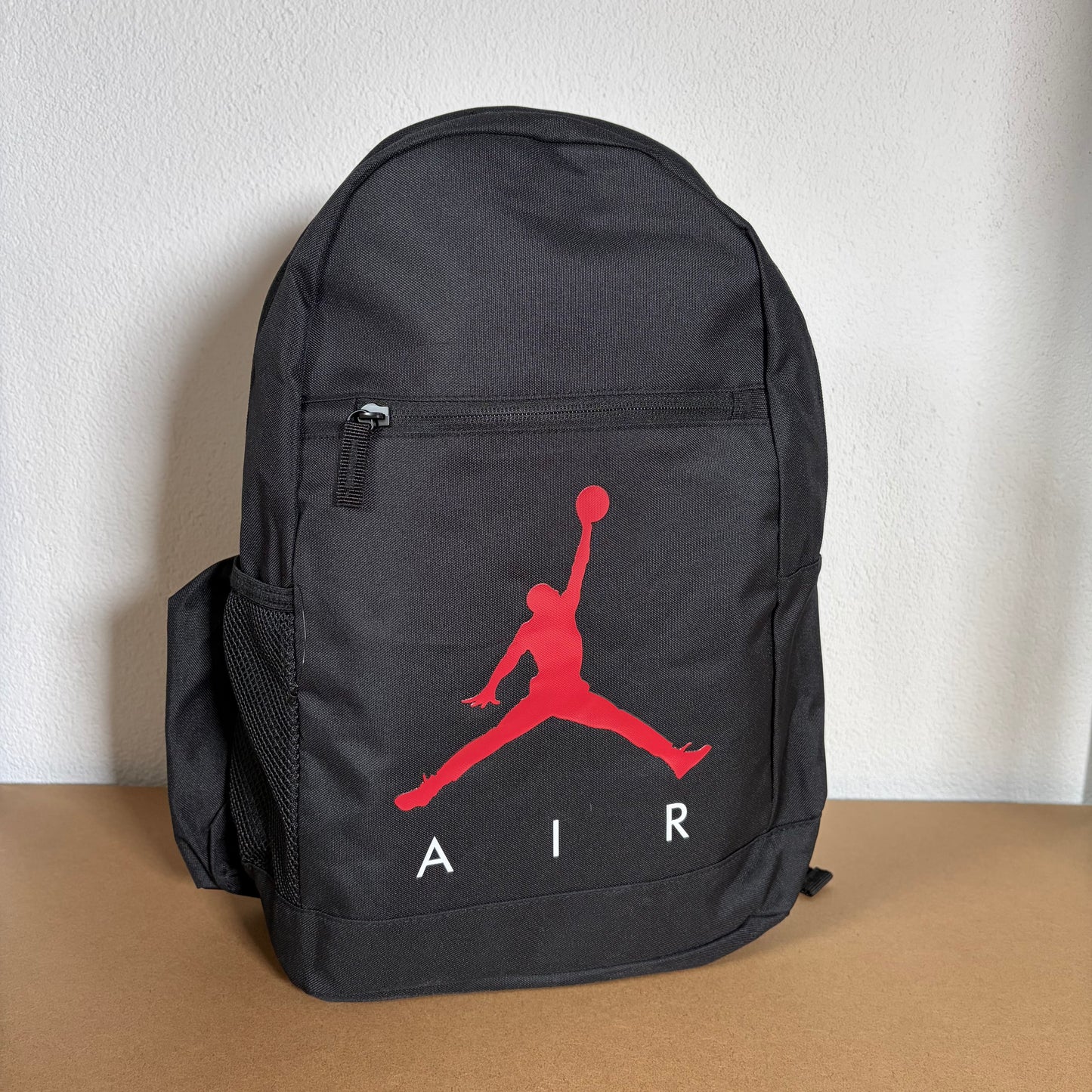 Juoda Jordan kuprinė su penalu