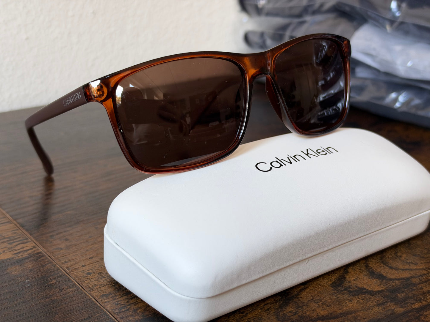 Calvin Klein akiniai nuo saulės