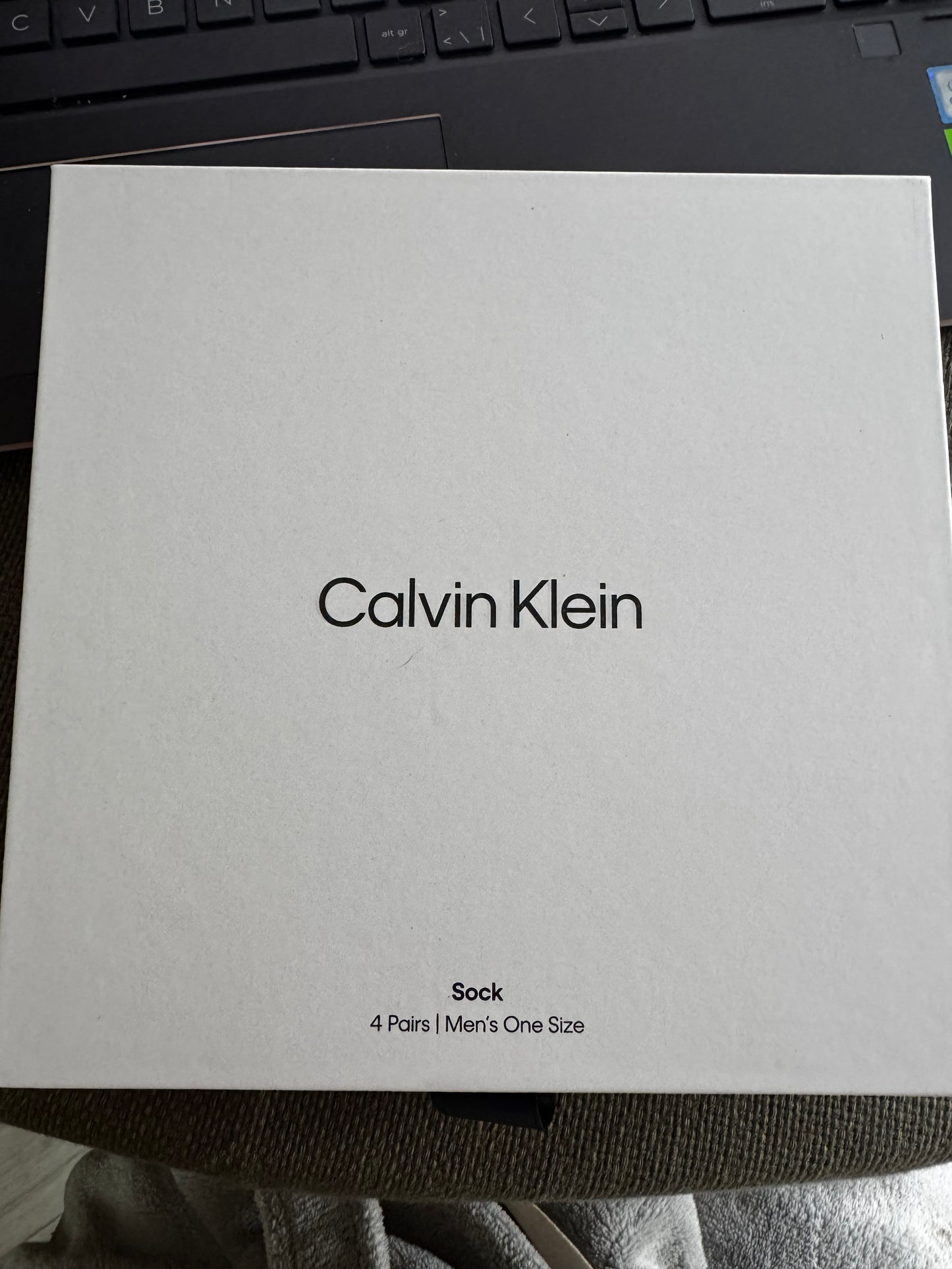 4 porų Calvin Klein vyriškų kojinių rinkinys (Juodos)