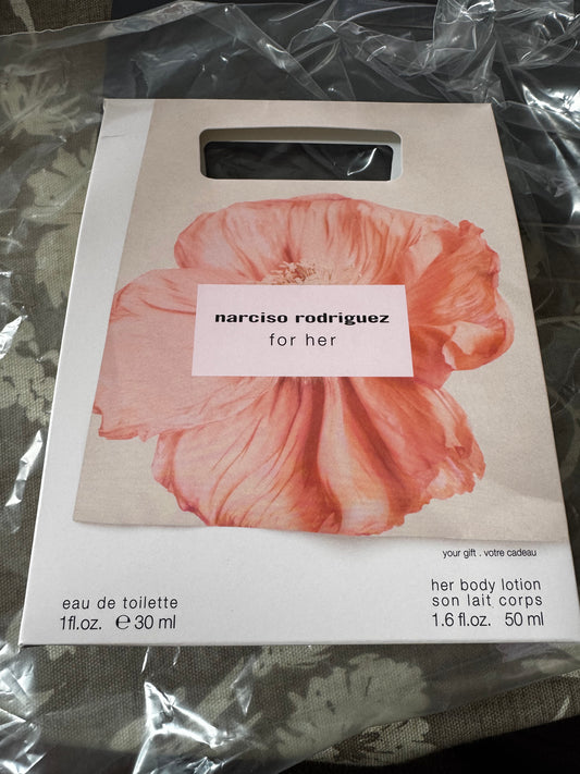 Narciso Rodriguez  for her rinkinys