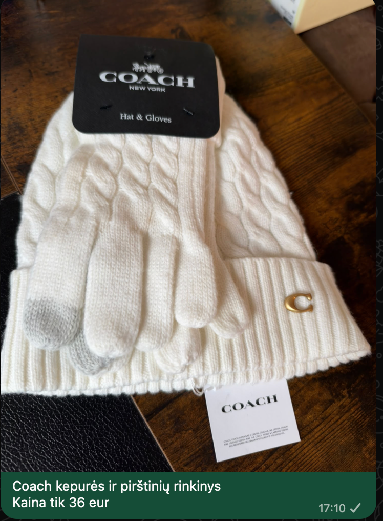 Baltas „Coach“ kepurės ir pirštinių rinkinys