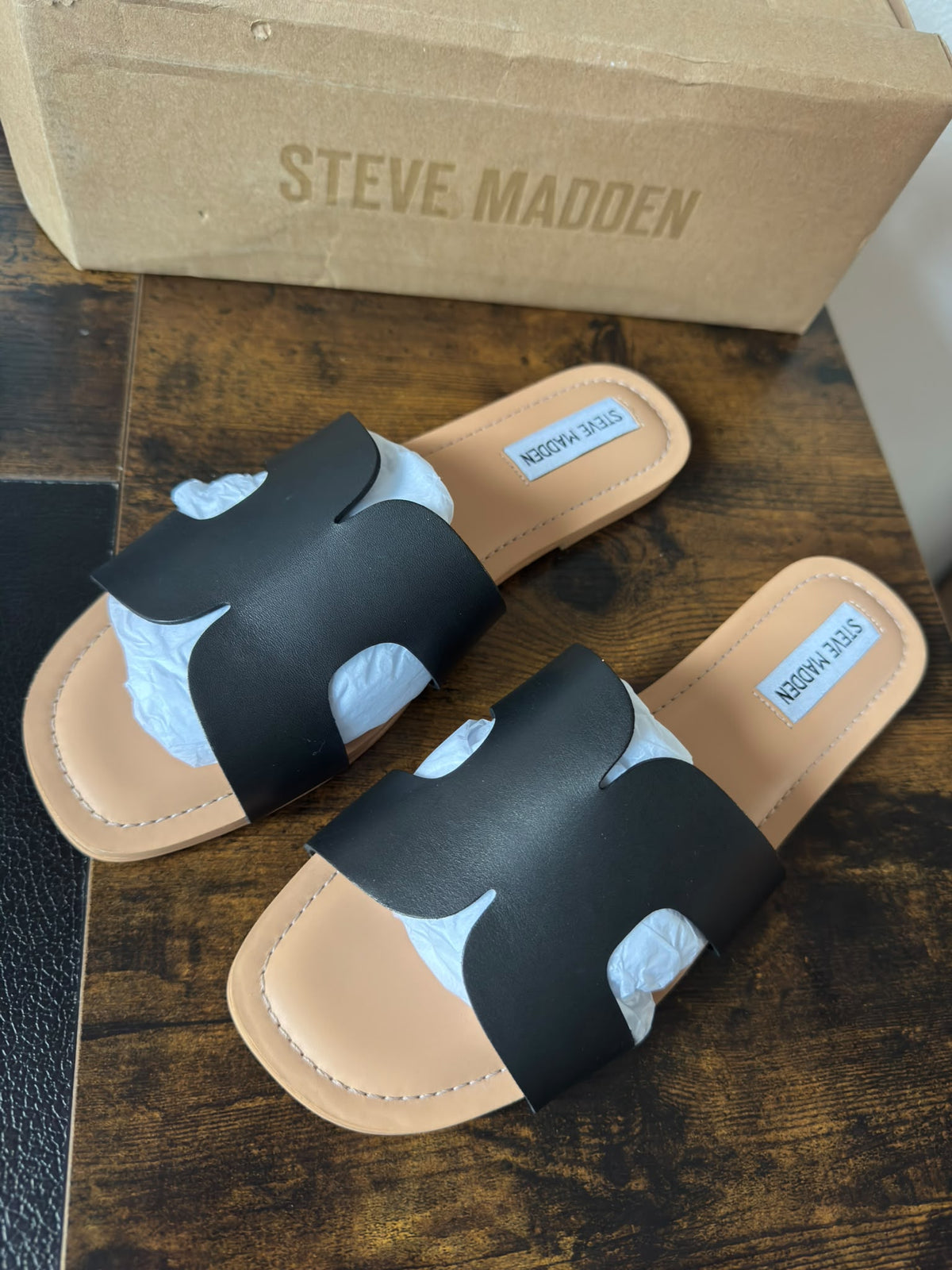 Juodos „Steve Madden“ įspiriamos basutės, 40 dydis